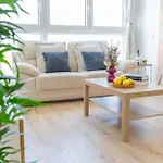 Luxury In Urban Sky Apartment *