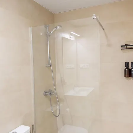 Luxury In Urban Sky Апартаменты *