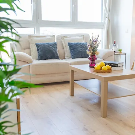 Luxury In Urban Sky Апартаменты *